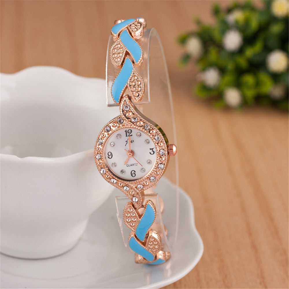Montre Femme Bracelet Torsadé - Cadran Fin Élégant ConiWell