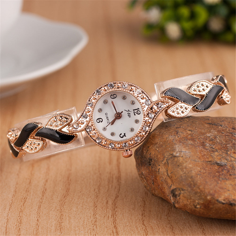 Montre Femme Bracelet Torsadé - Cadran Fin Élégant ConiWell