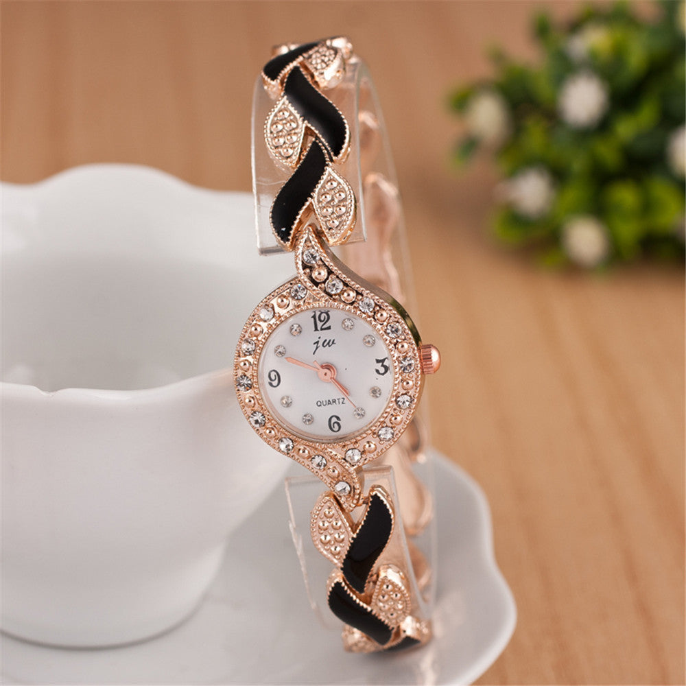 Montre Femme Bracelet Torsadé - Cadran Fin Élégant ConiWell